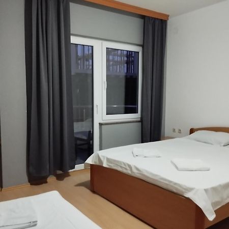 Hotel Ariston 斯特鲁加 外观 照片