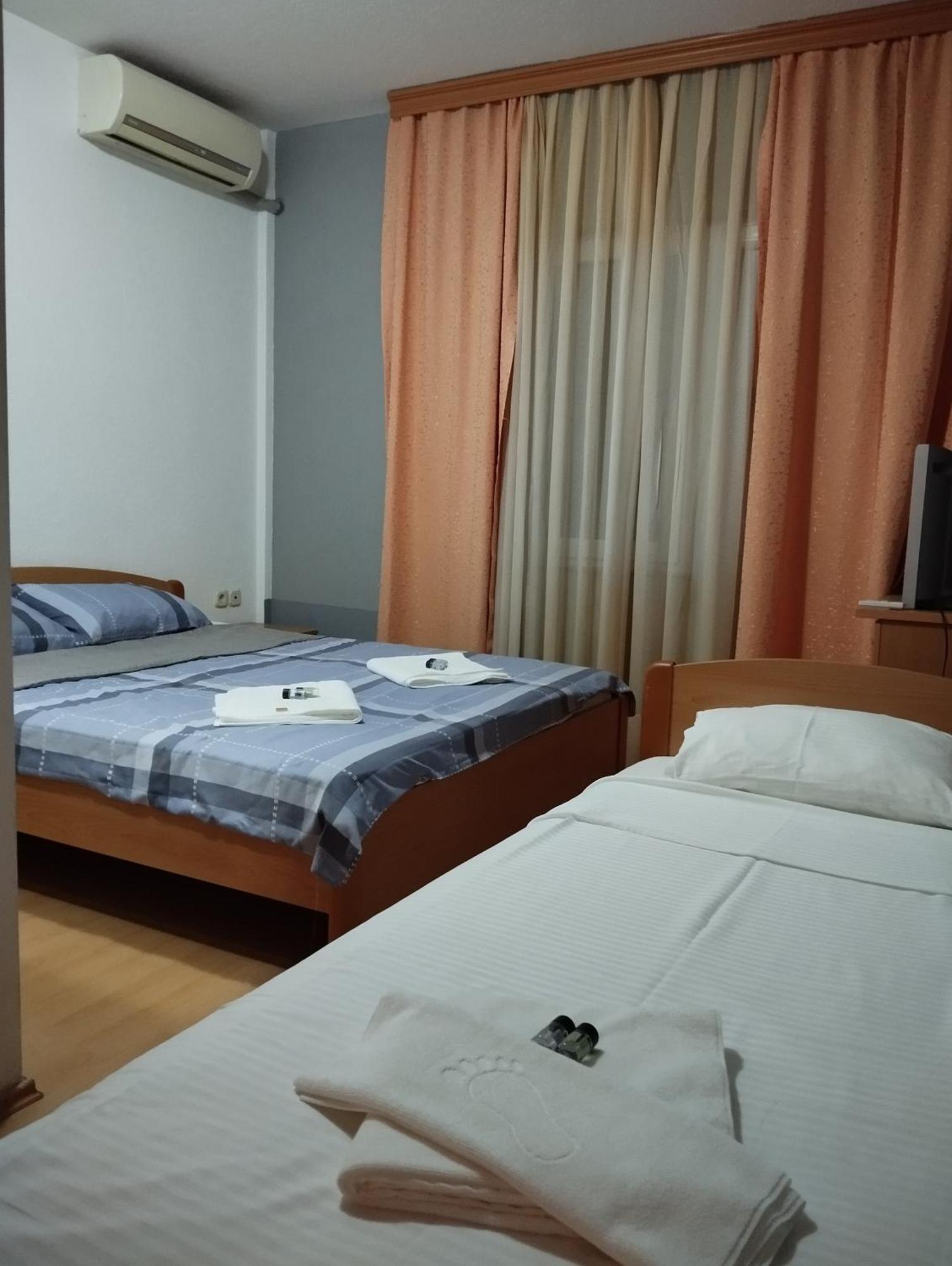Hotel Ariston 斯特鲁加 外观 照片