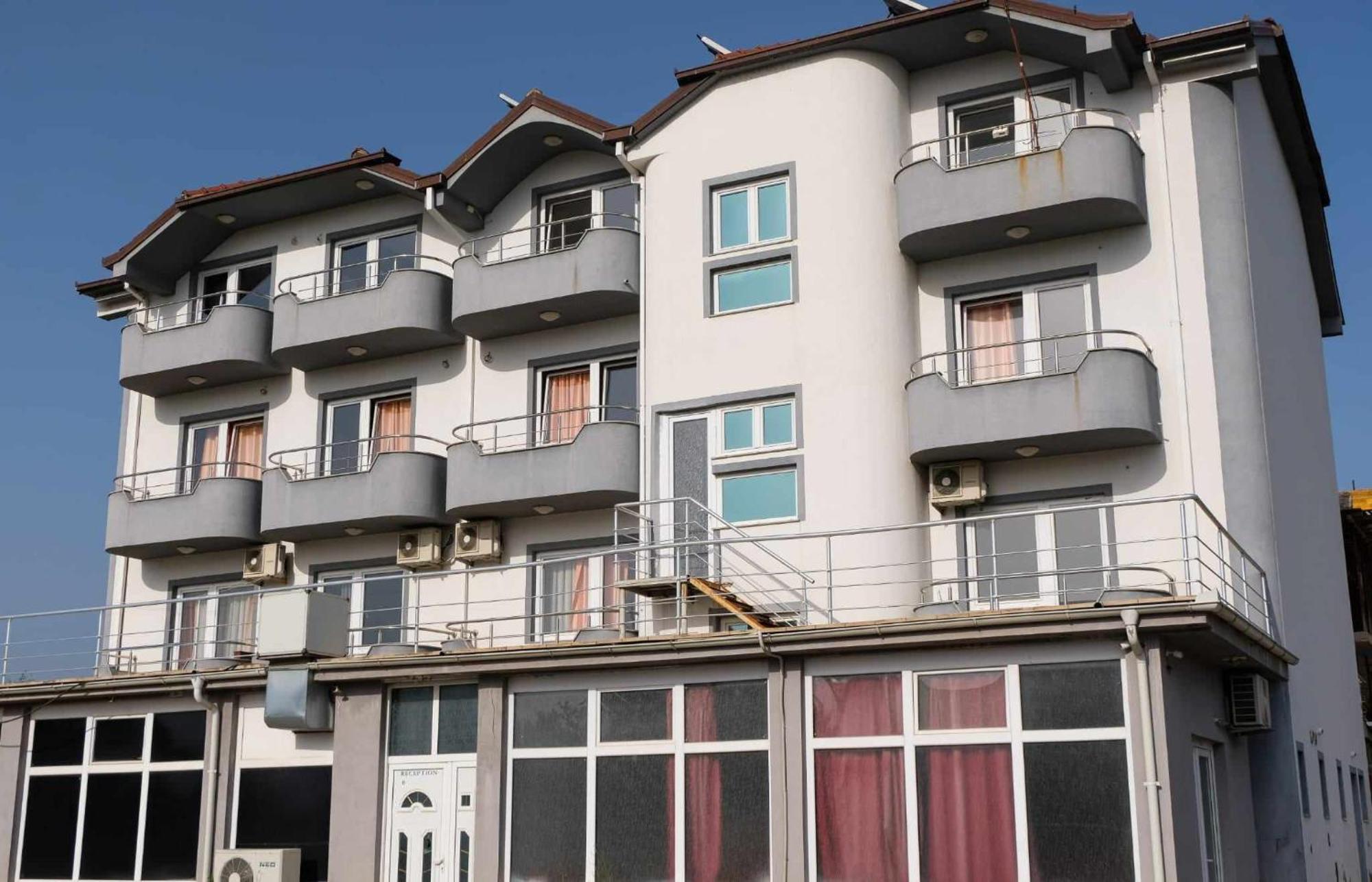 Hotel Ariston 斯特鲁加 外观 照片